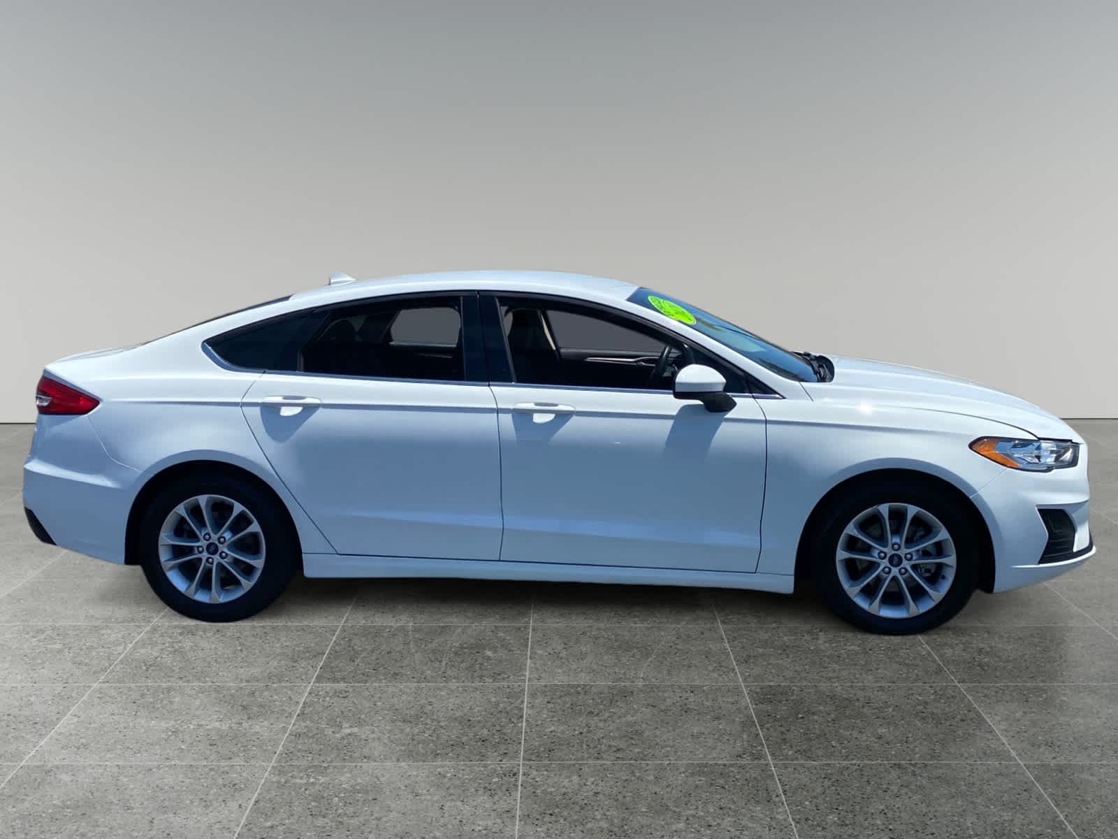 2020 Ford Fusion SE - Photo 6