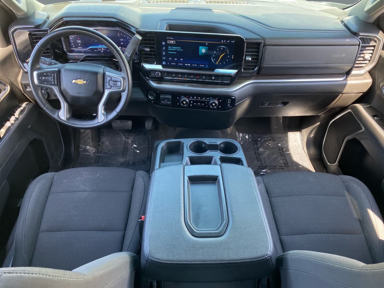 2025 Chevrolet Silverado 1500 LT - Photo 10