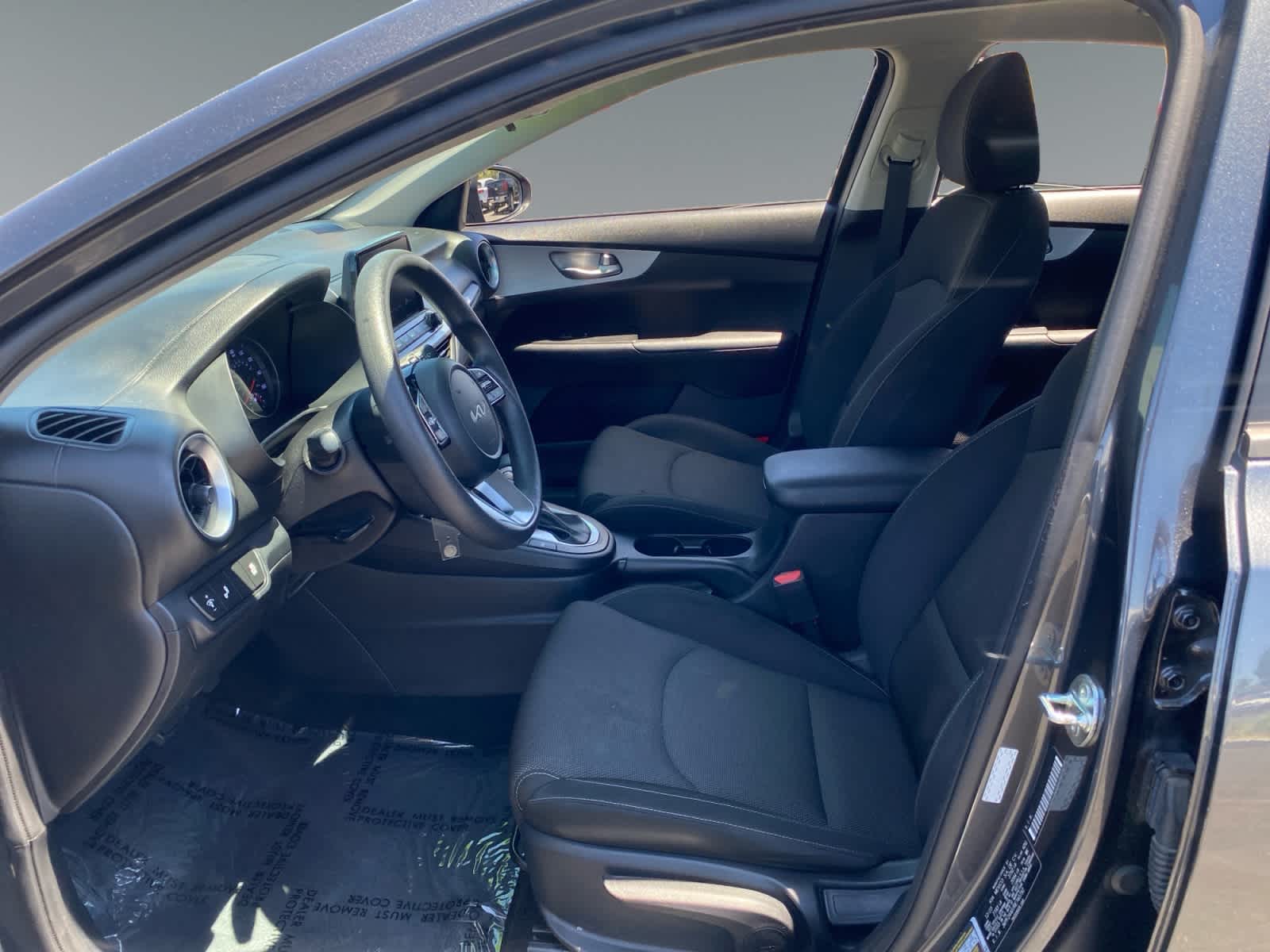 2024 Kia Forte LXS - Photo 9