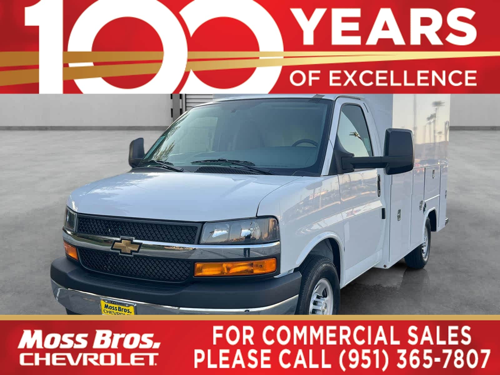 Summit White 2026 Chevrolet Express Chassis Van Rear-Wheel Drive Automatic