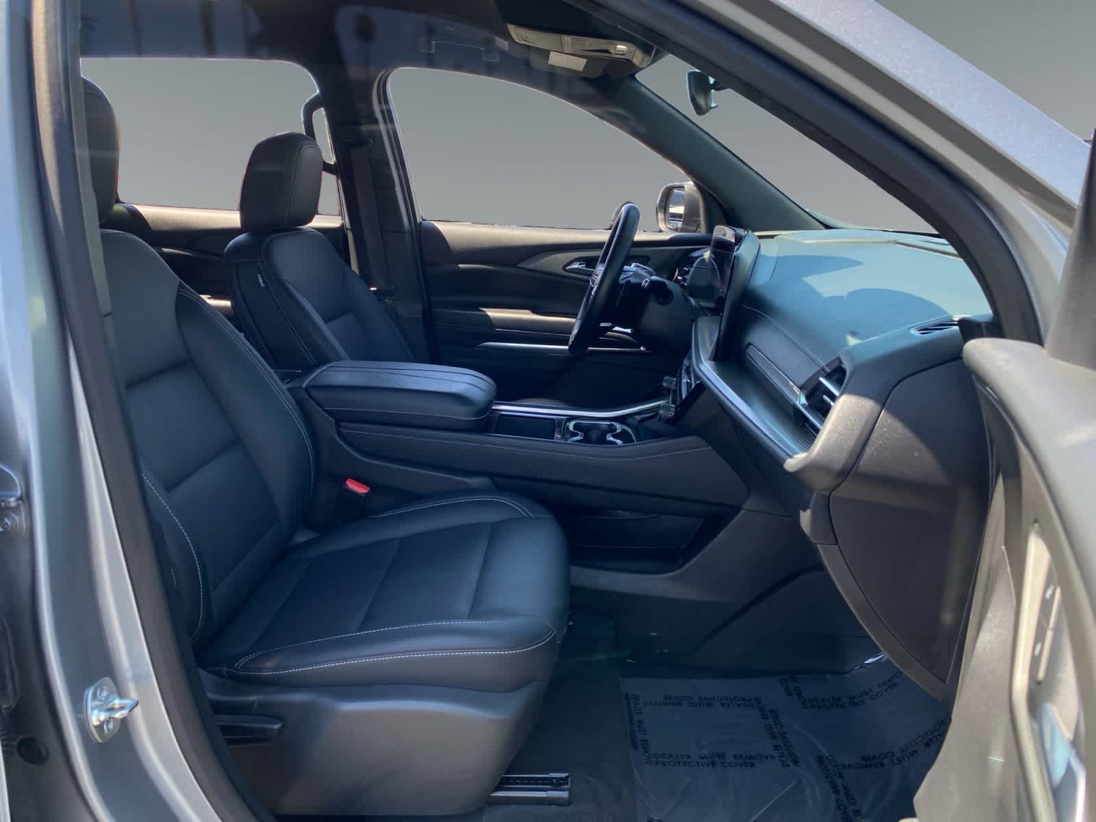 2025 Chevrolet Traverse LT - Photo 15