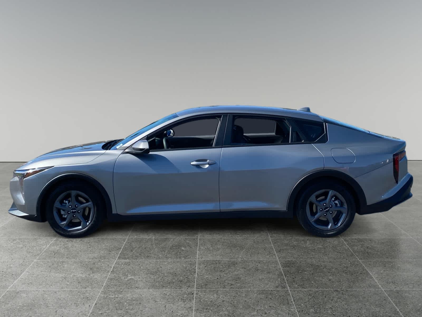 2025 Kia K4 LXS photo 2