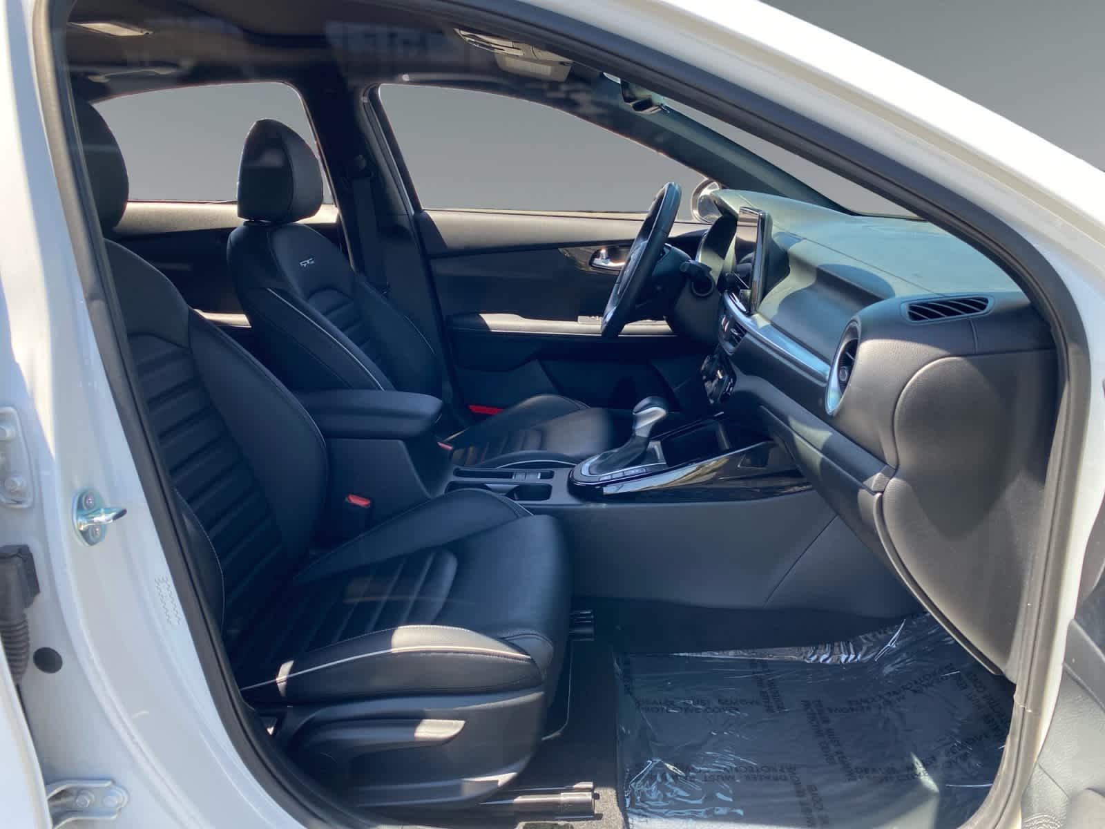 2023 Kia Forte GT-Line - Photo 15