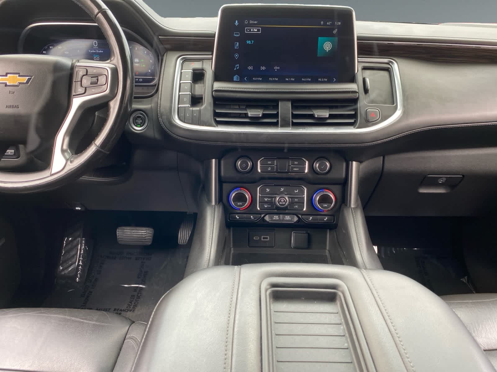 2022 Chevrolet Suburban LT - Photo 11