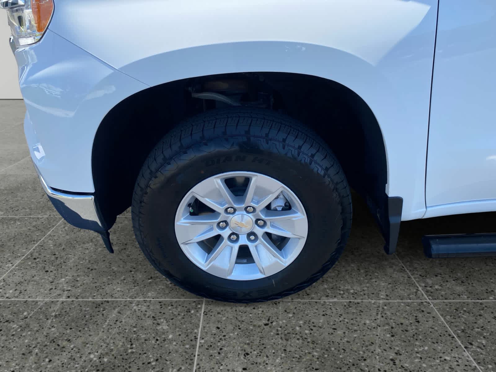 2025 Chevrolet Silverado 1500 LT - Photo 14