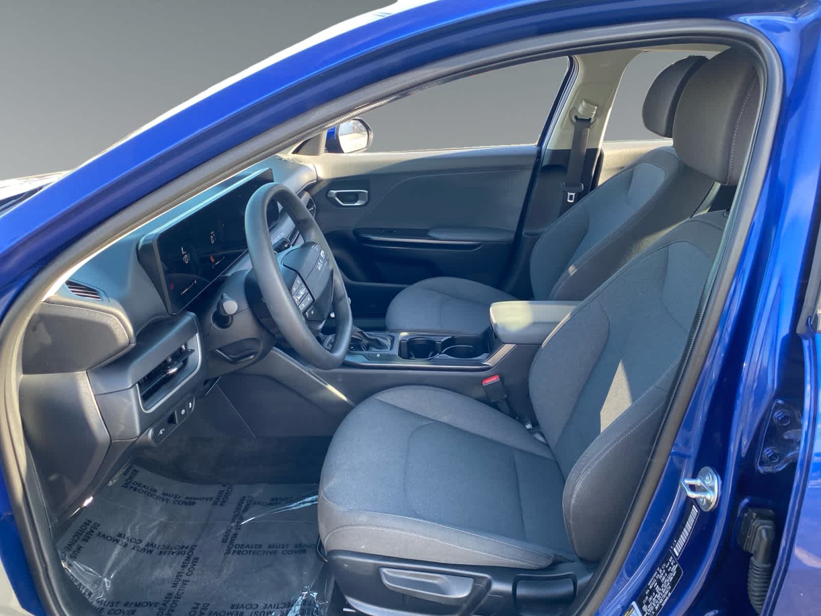 2025 Kia K4 LXS - Photo 8