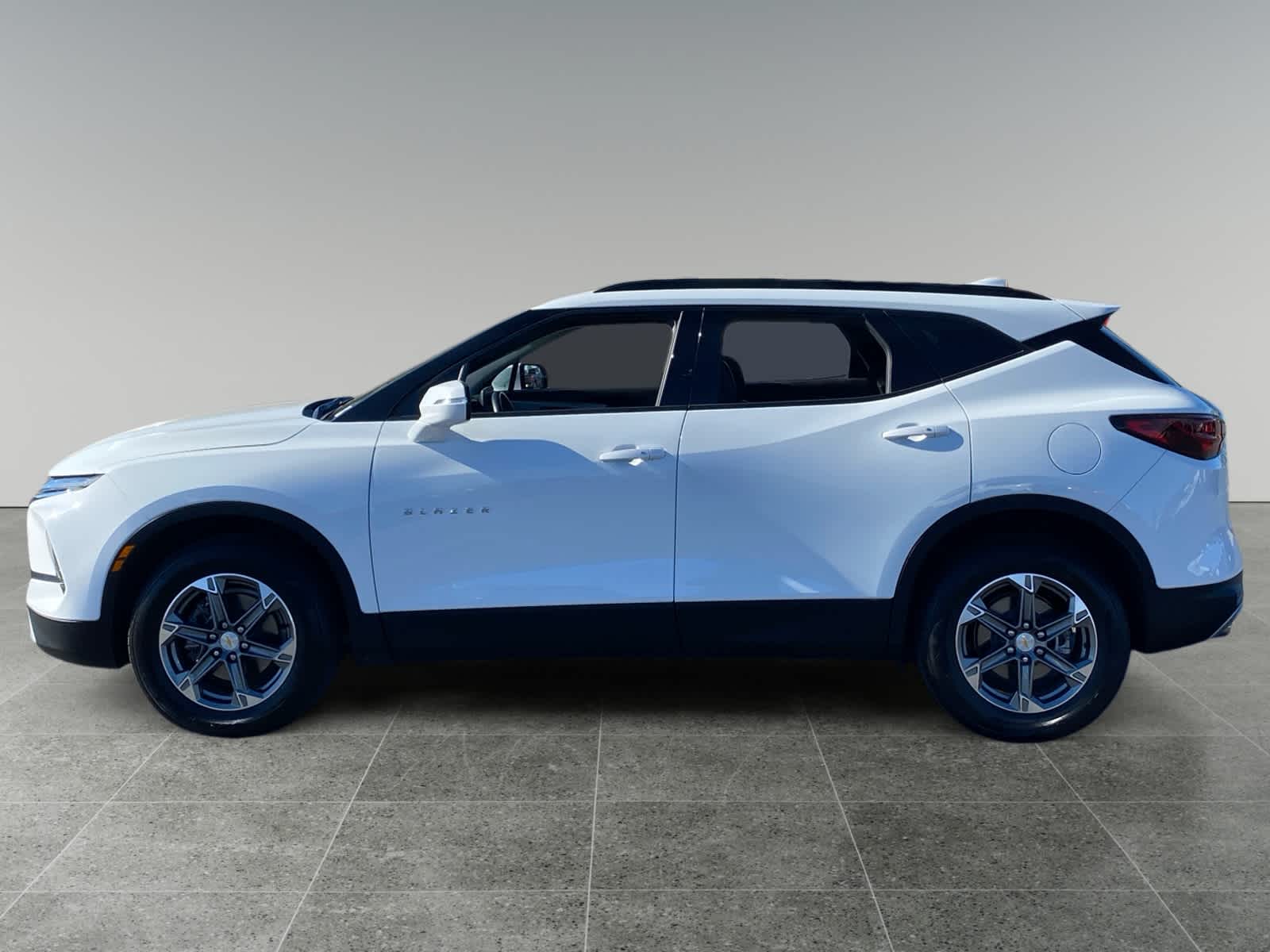 2024 Chevrolet Blazer LT w/3LT photo 2