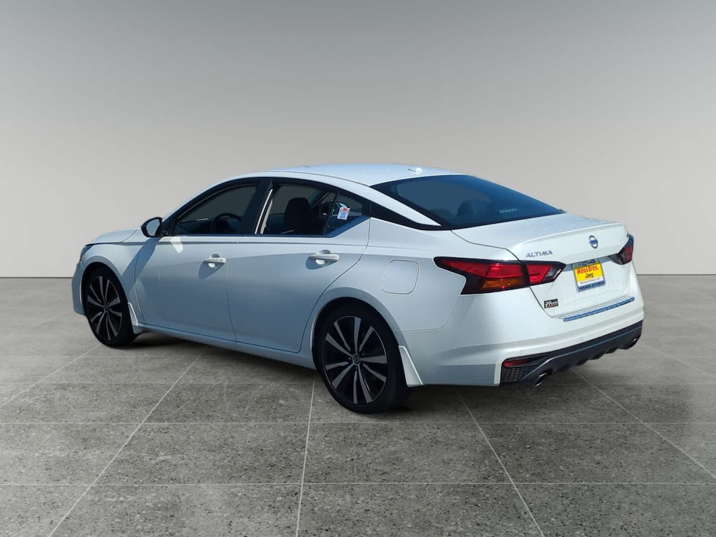 Used 2022 Nissan Altima 2.5 SR Sedan