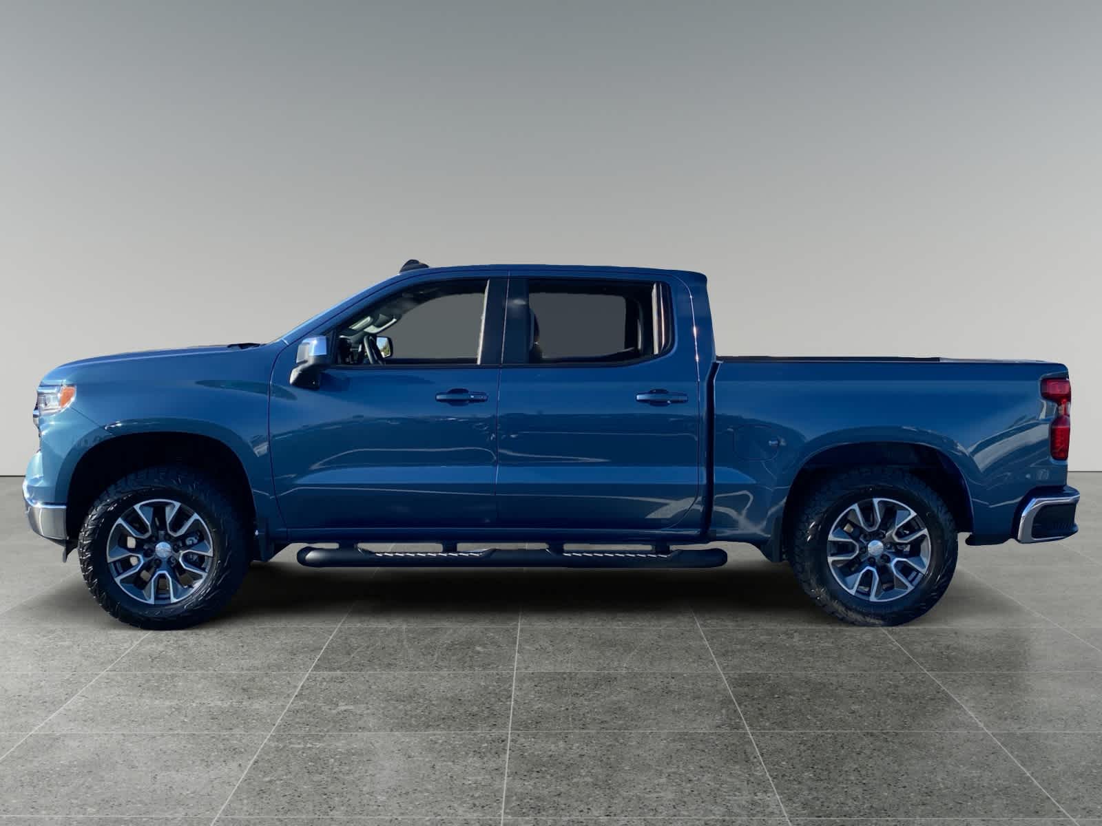 2024 Chevrolet Silverado 1500 LT w/1LT photo 2