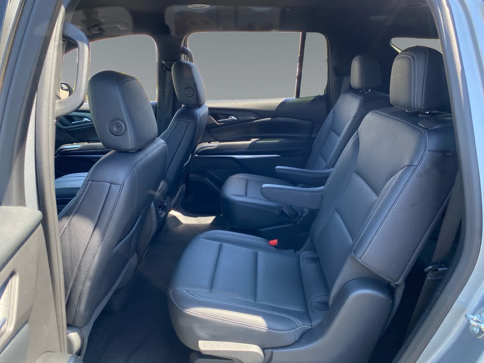 2025 Chevrolet Traverse LT - Photo 13