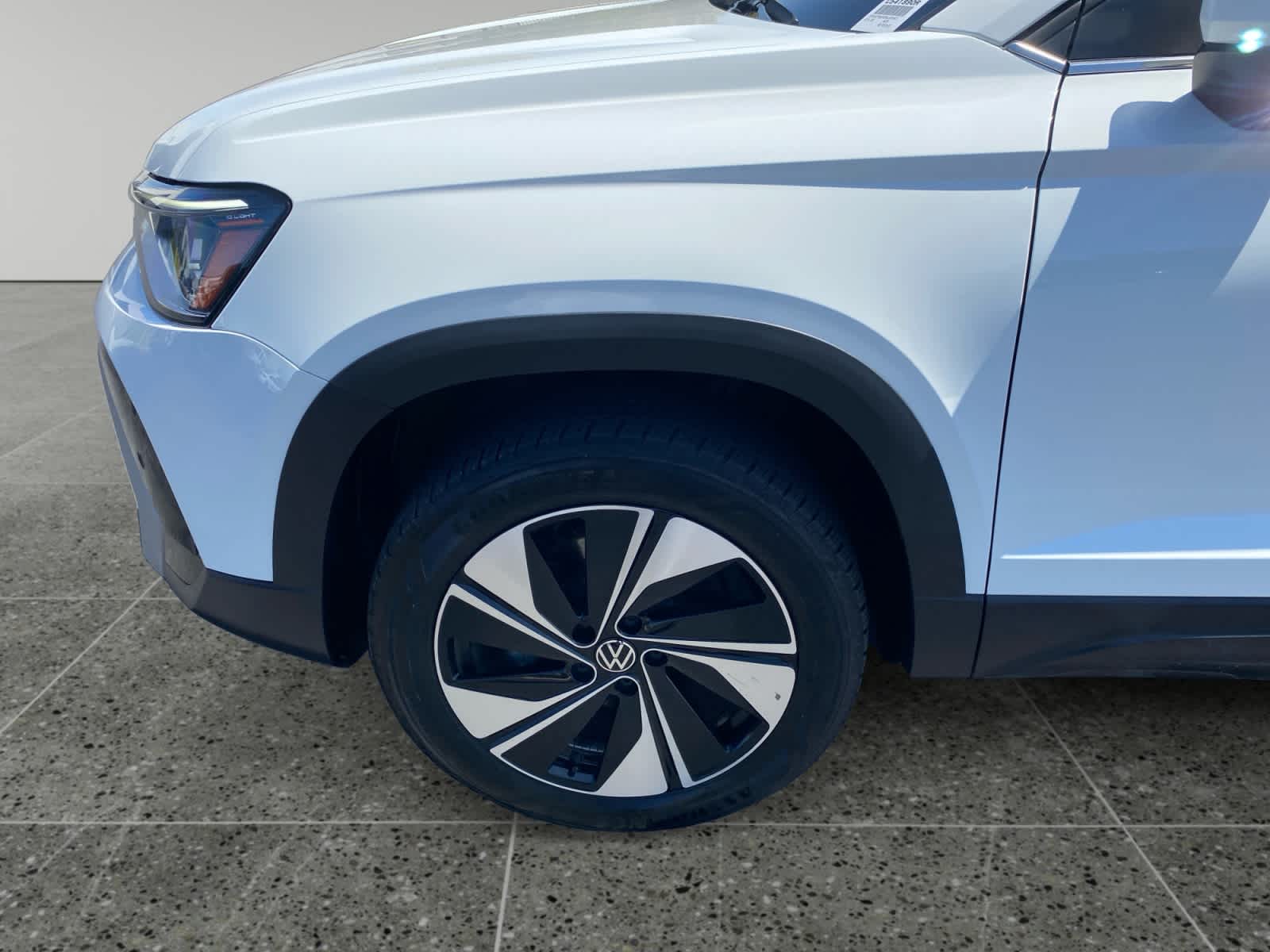 2025 Volkswagen Taos SE - Photo 14