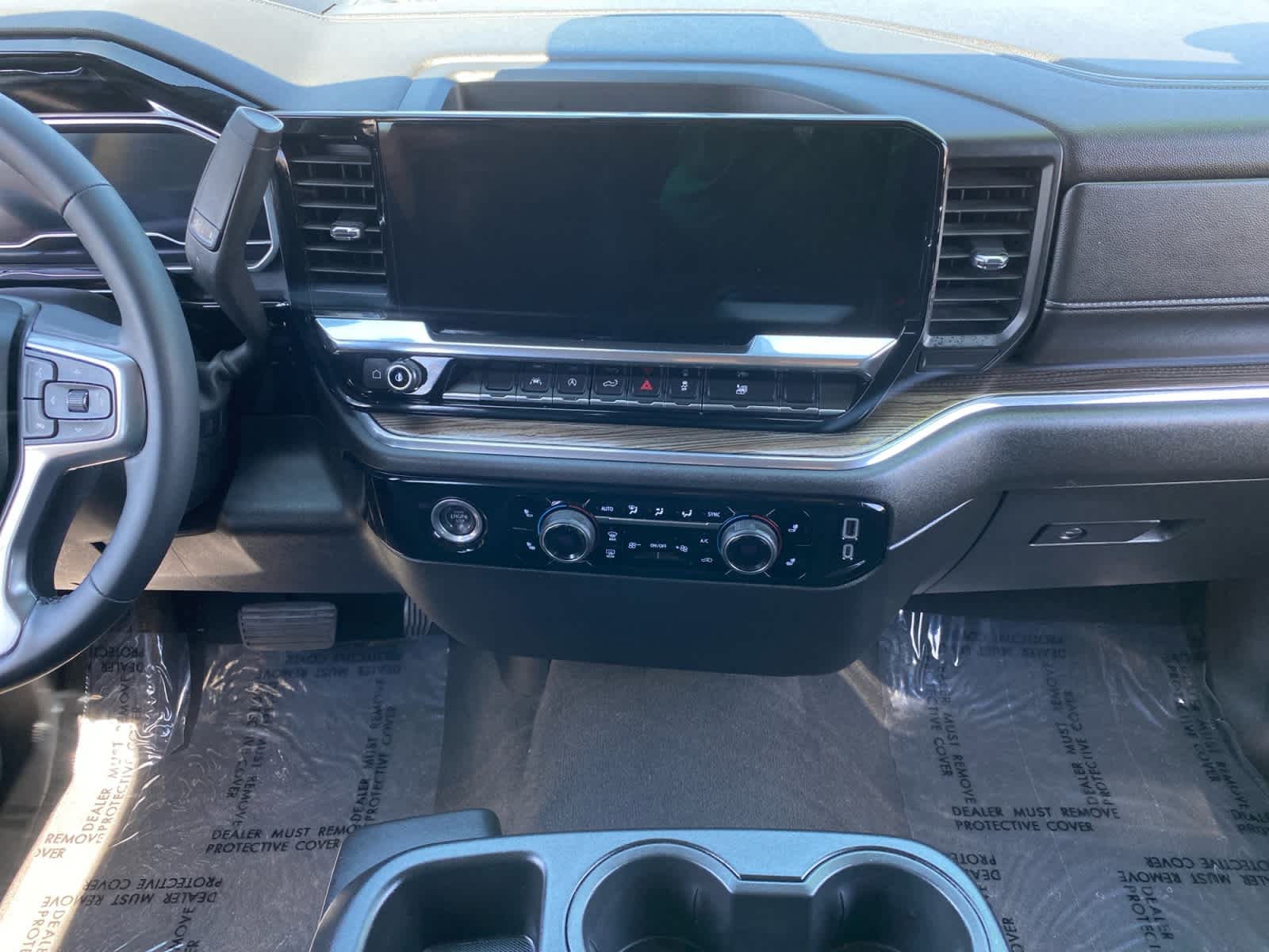 2024 Chevrolet Silverado 1500 LT - Photo 11