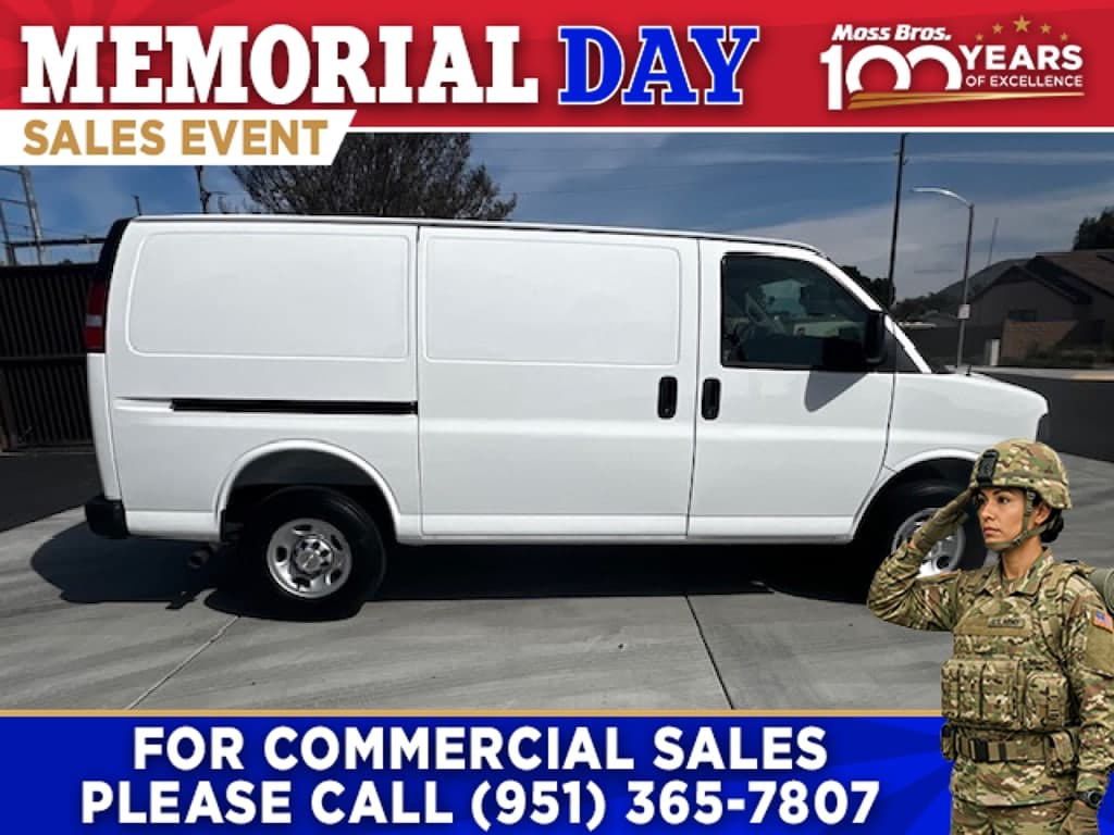 2026 Chevrolet Express 2500 Work Van HD's photo
