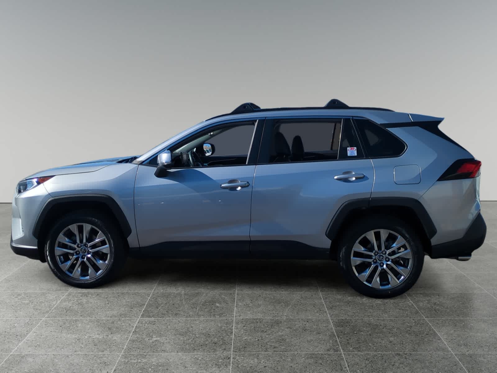 Used 2020 Toyota RAV4 XLE Premium with VIN 2T3C1RFV9LW073143 for sale in Kansas City