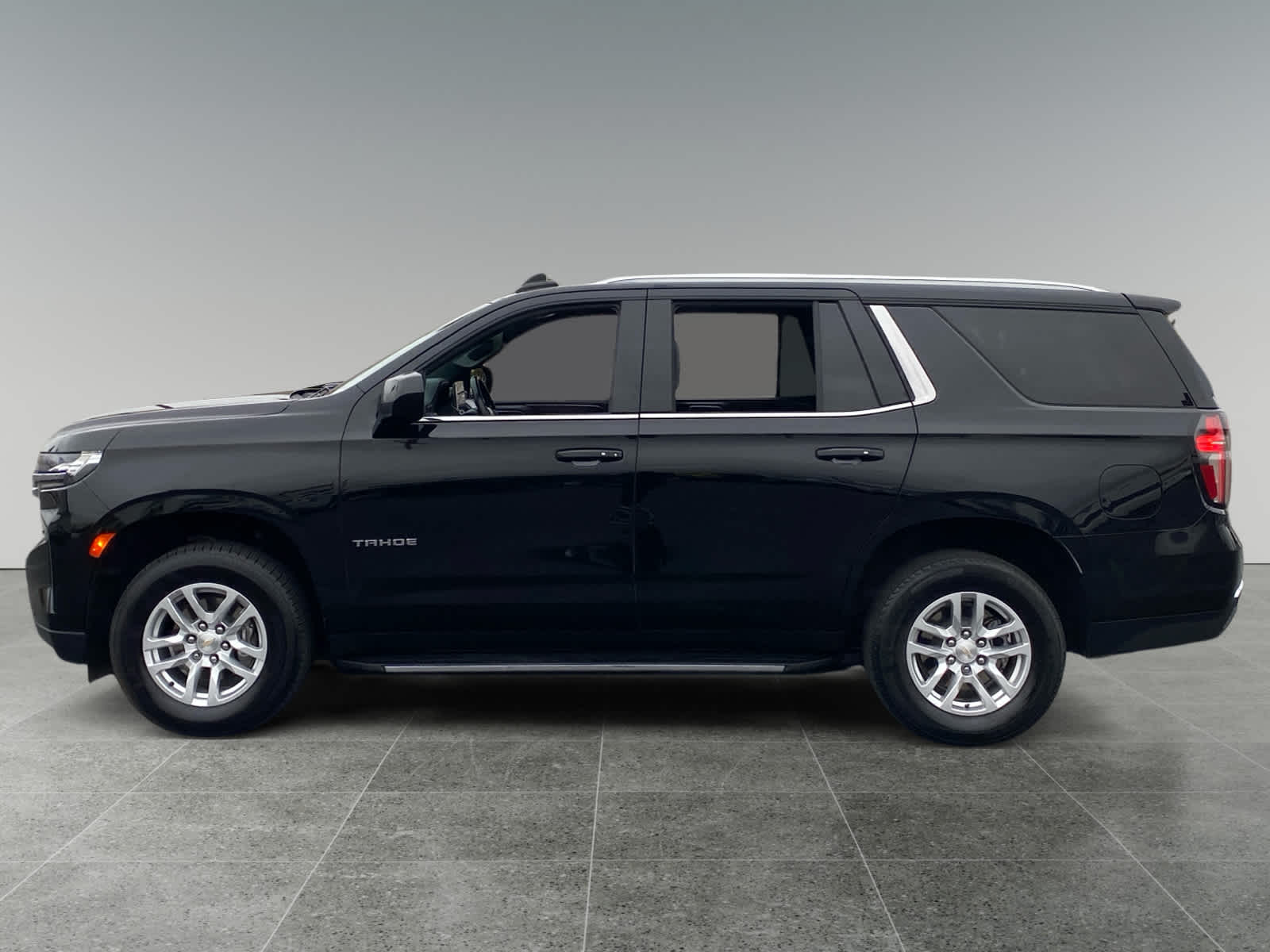2024 Chevrolet Tahoe LT - Photo 2
