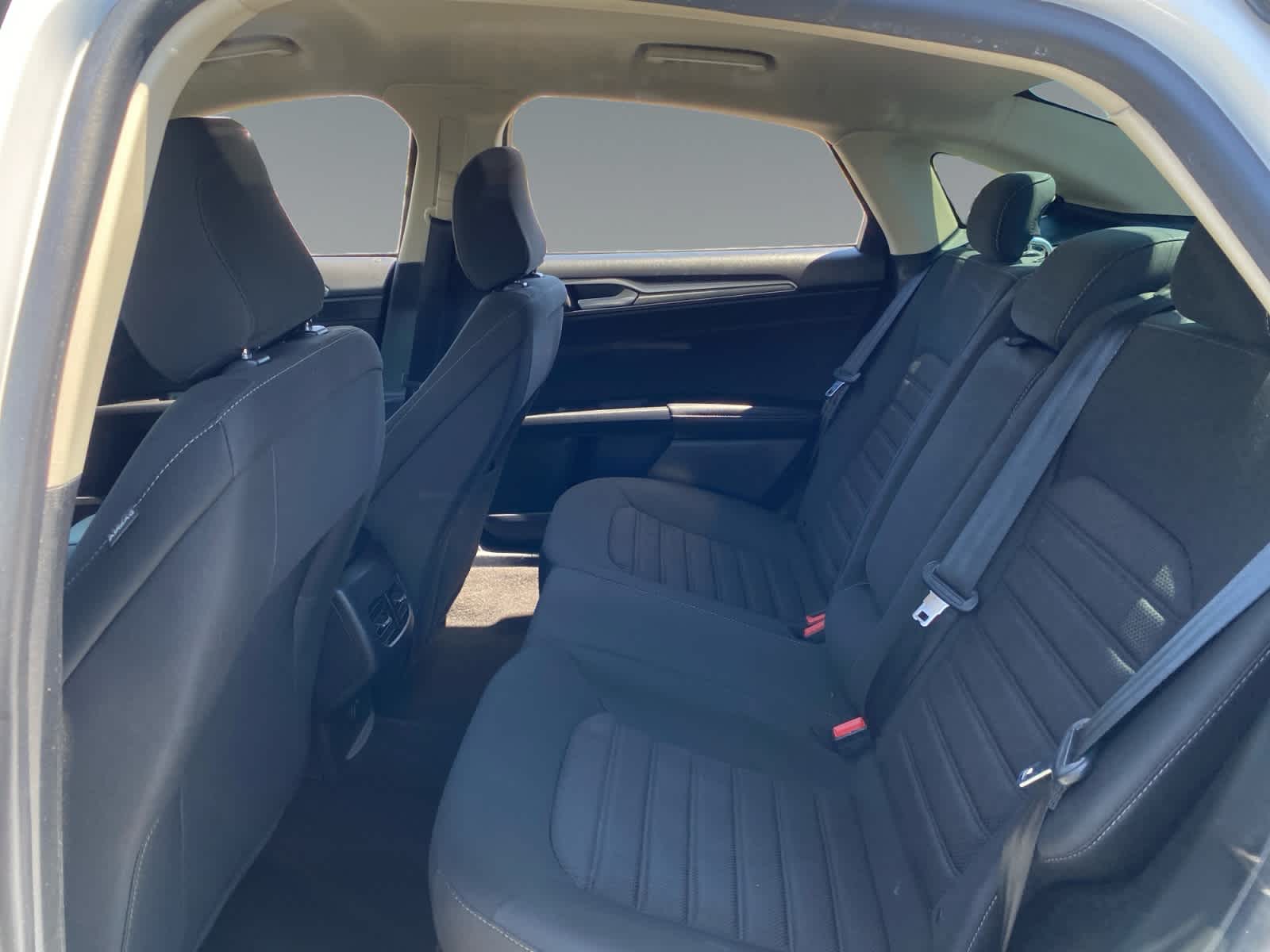 2020 Ford Fusion SE - Photo 13