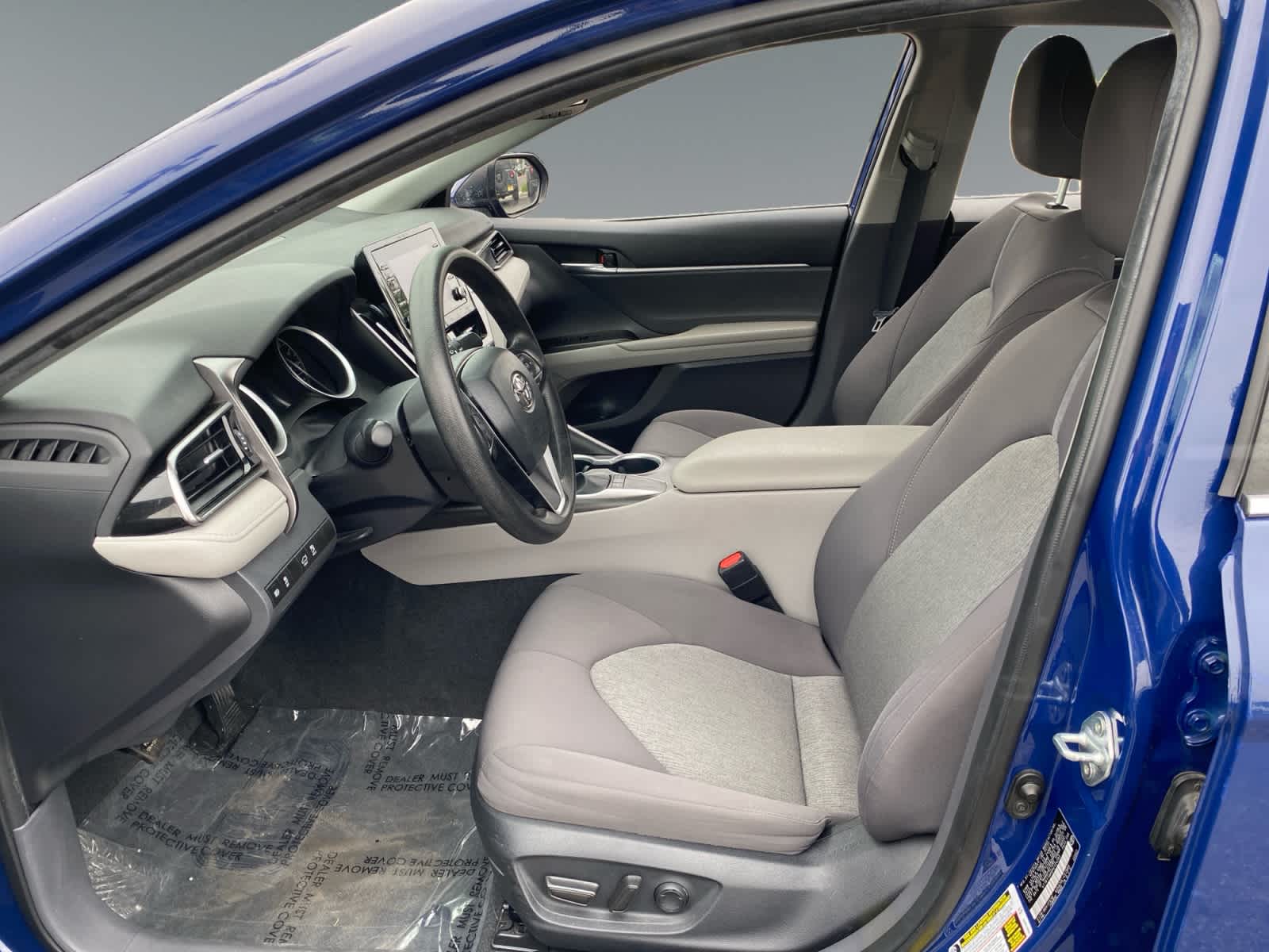 2023 Toyota Camry LE - Photo 9