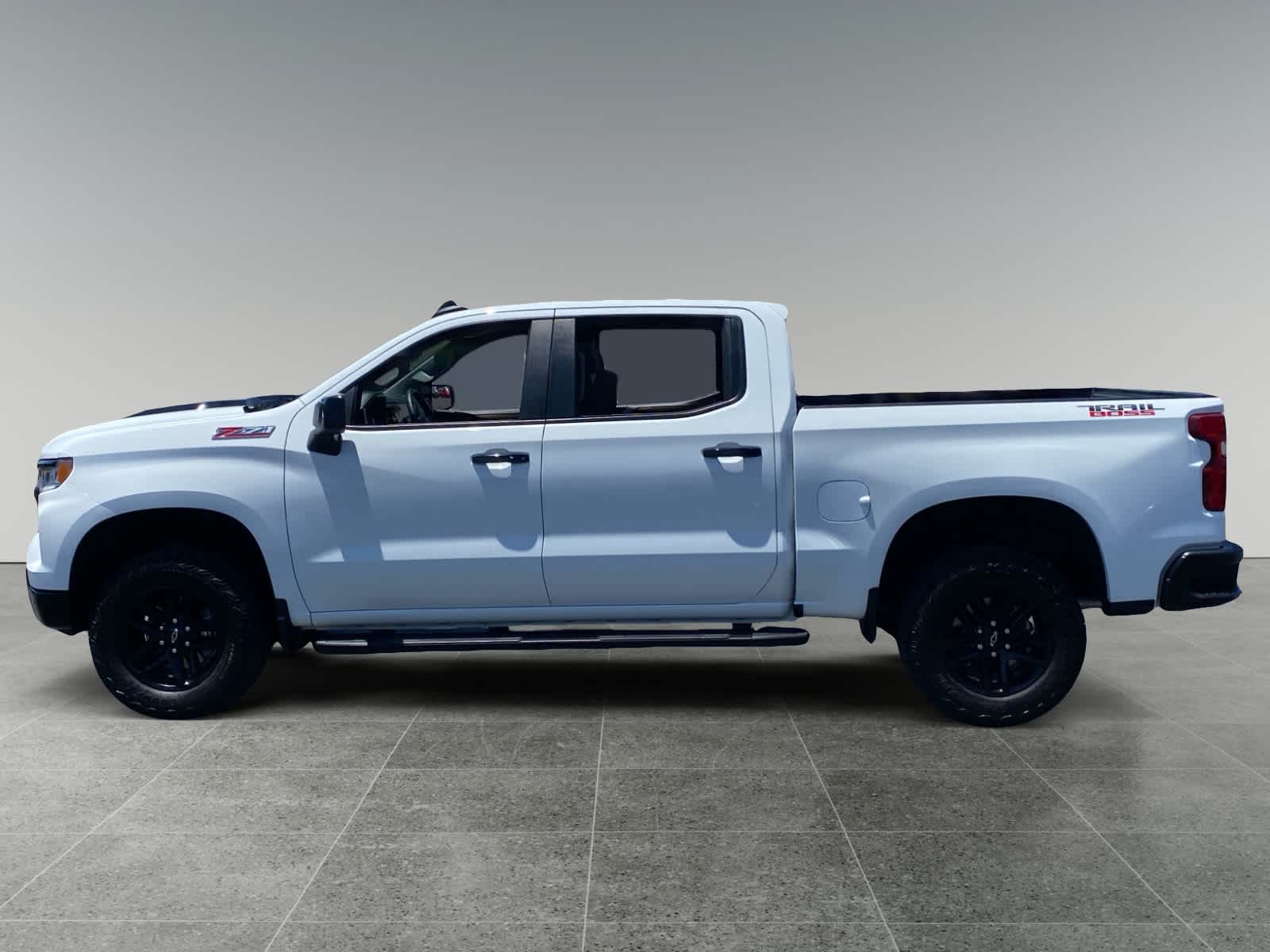 2025 Chevrolet Silverado 1500 LT Trail Boss - Photo 2