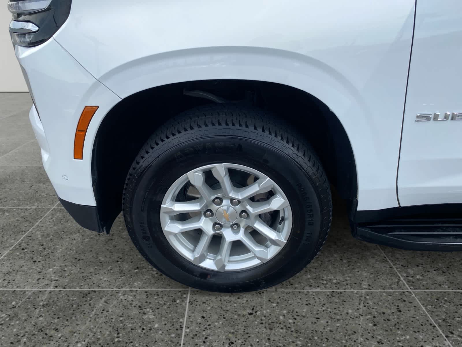 2025 Chevrolet Suburban LT - Photo 13
