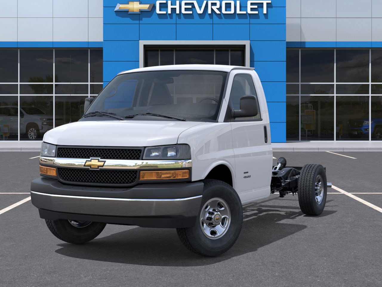 2026 Chevrolet Express Cutaway 3500 1WT photo 6
