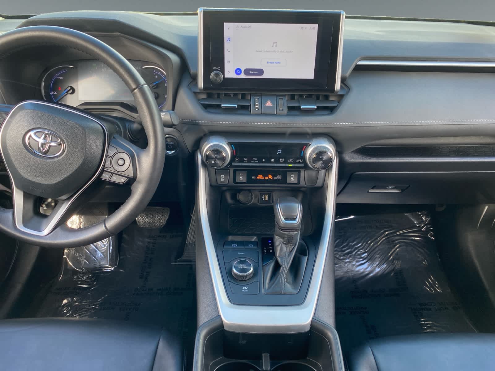 2024 Toyota RAV4 XLE Premium - Photo 11