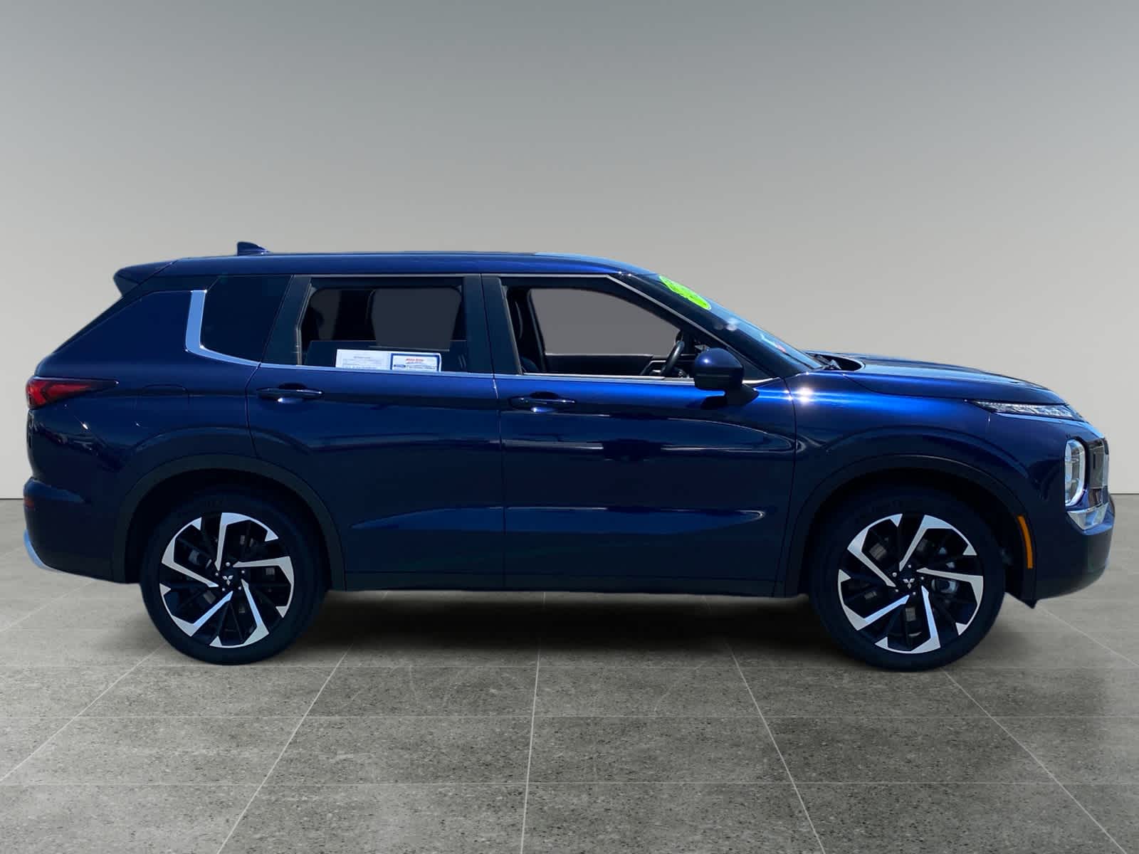 2024 Mitsubishi Outlander SE - Photo 6
