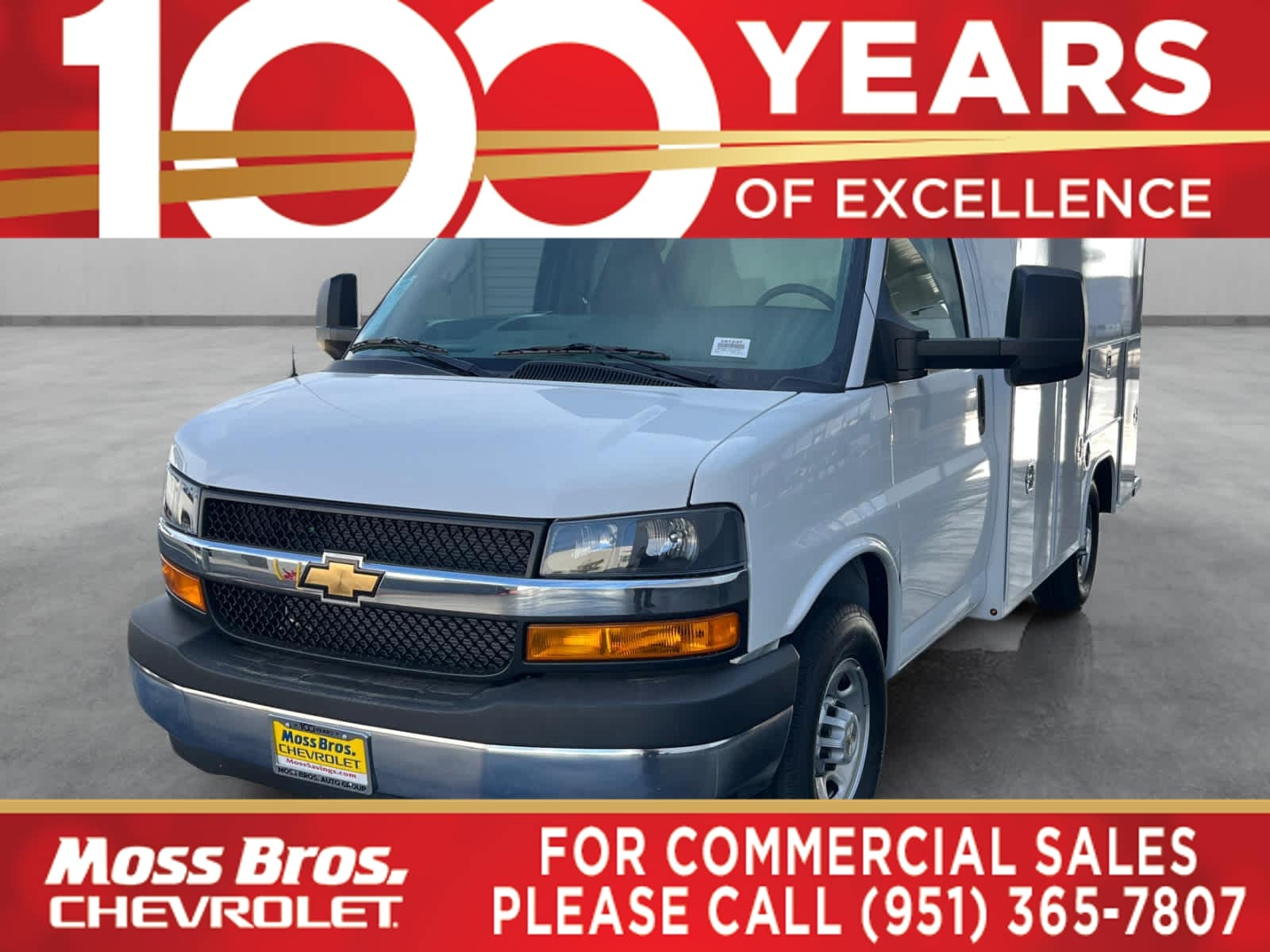 Summit White 2026 Chevrolet Express Chassis Van Rear-Wheel Drive Automatic
