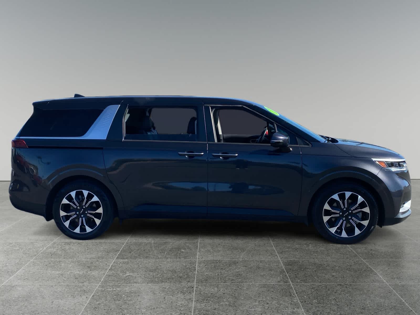 2023 Kia Carnival EX photo 6