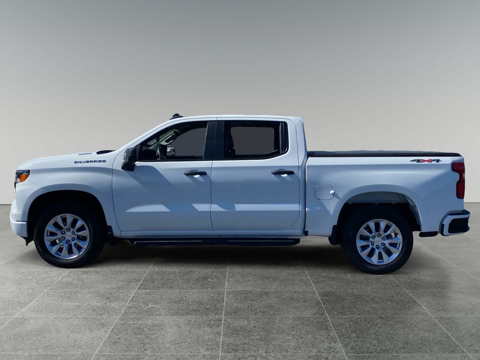 2025 Chevrolet Silverado 1500 Custom photo 2
