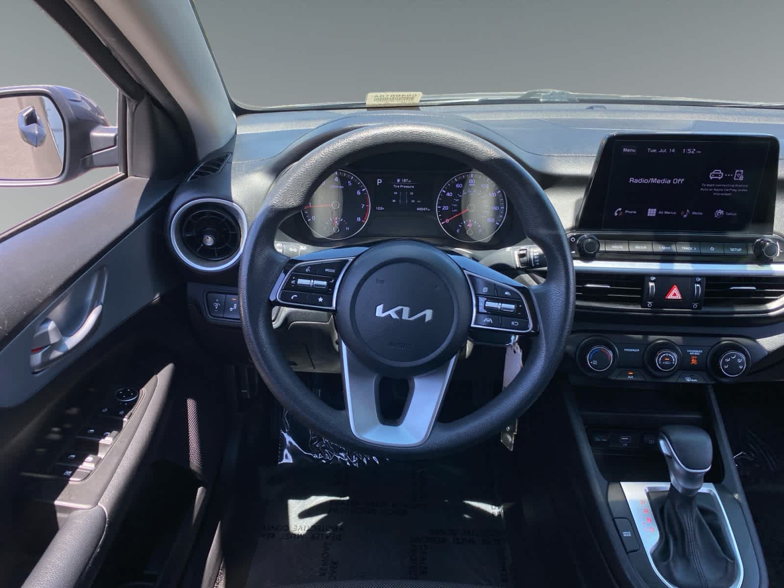 2024 Kia Forte LXS - Photo 12