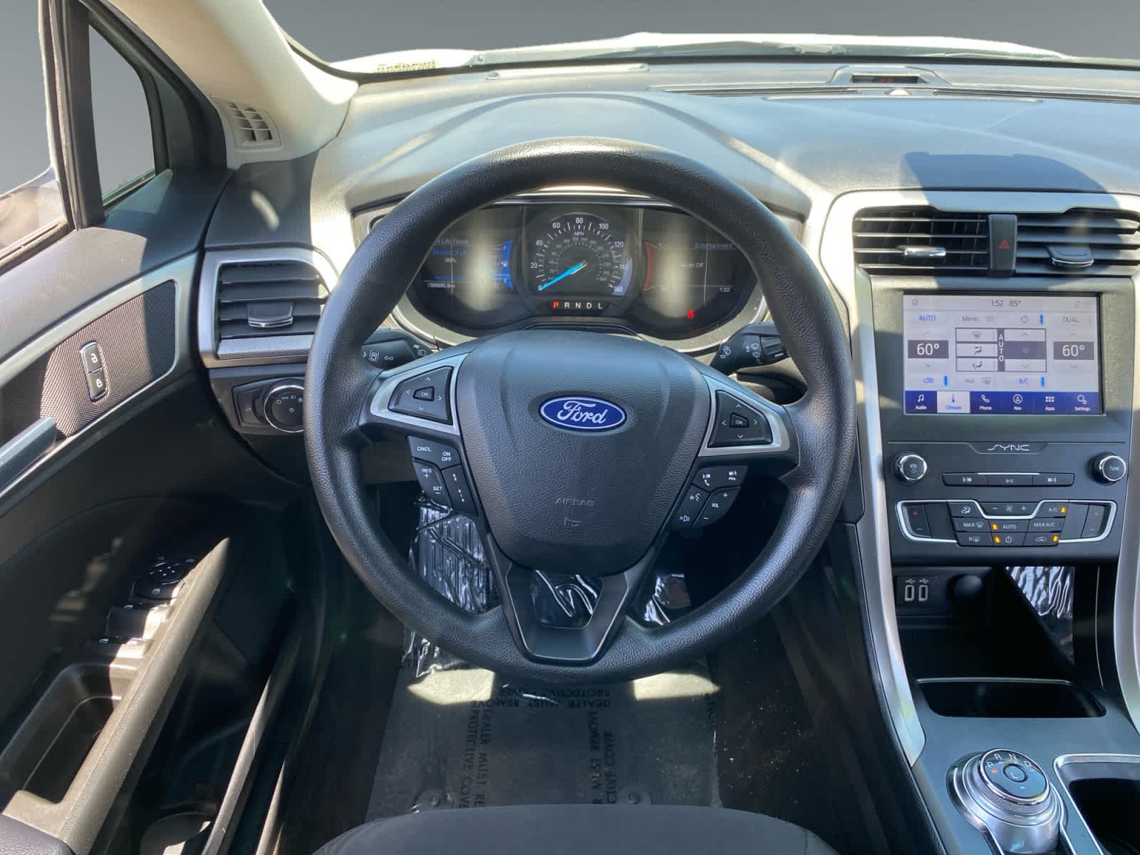 2020 Ford Fusion SE - Photo 12