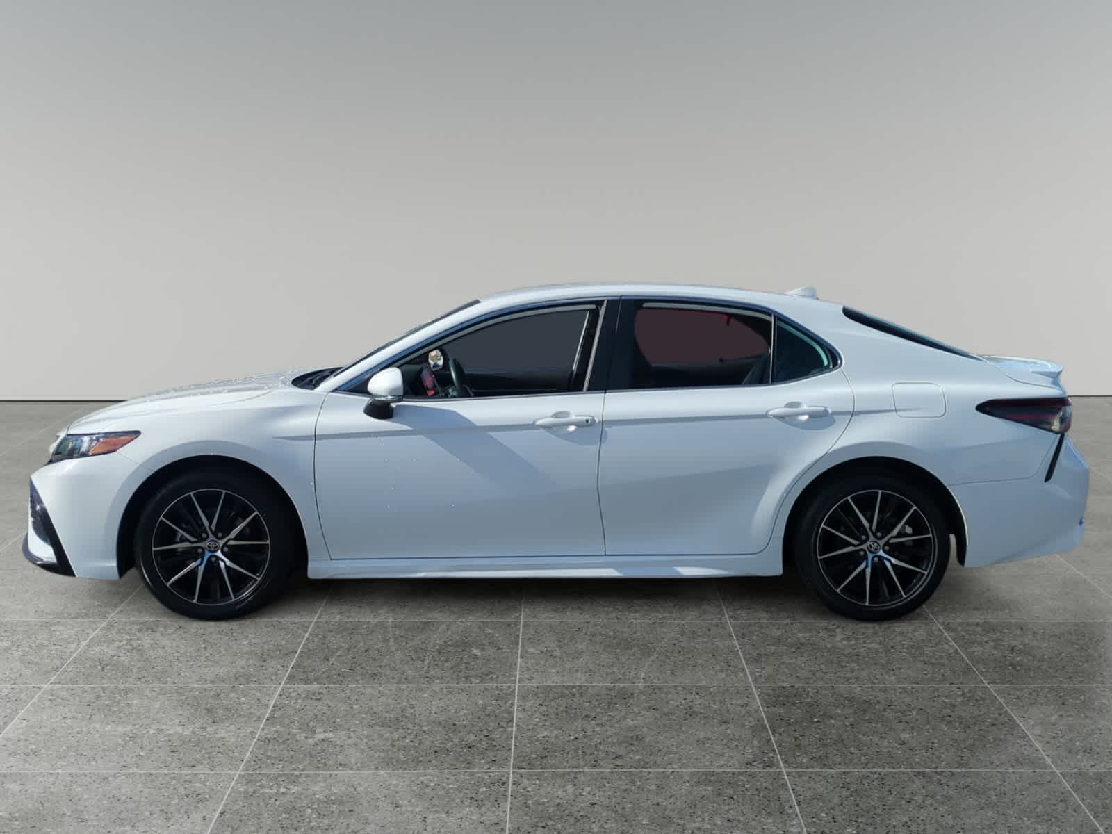 2024 Toyota Camry SE photo 2