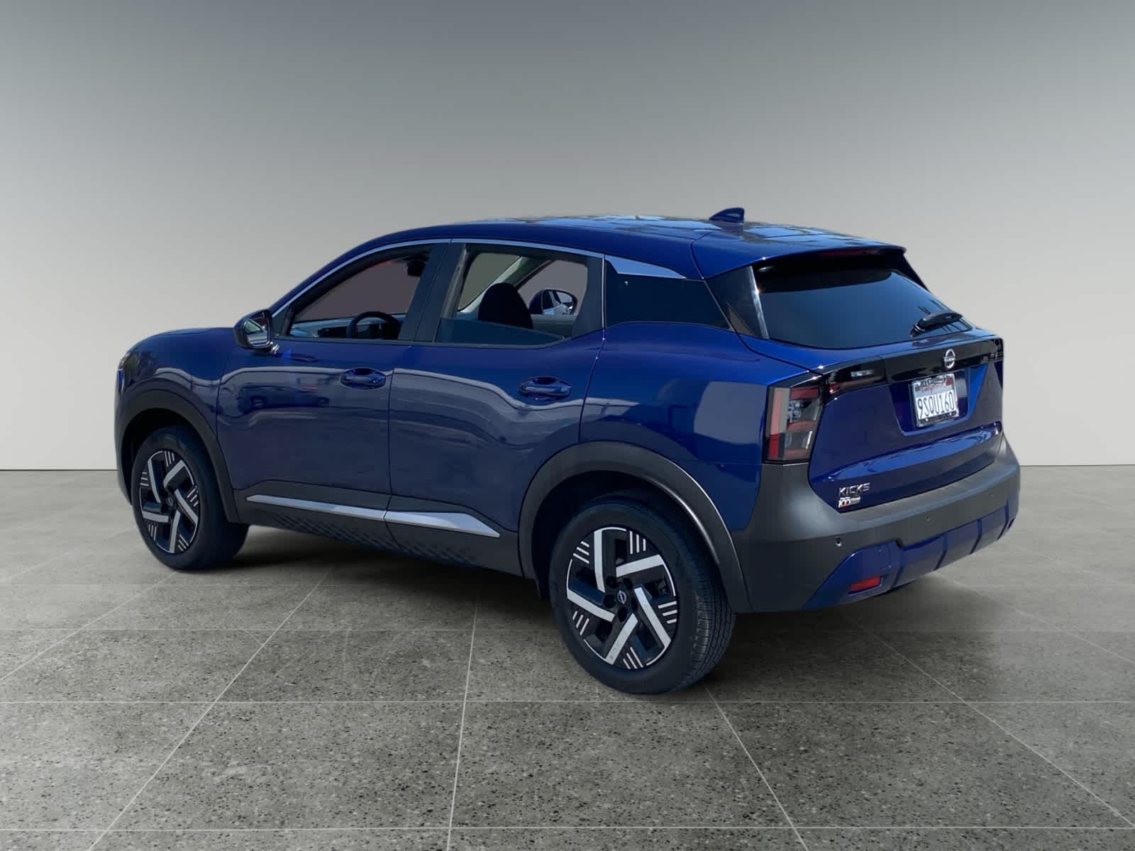 2025 Nissan Kicks SV photo 3