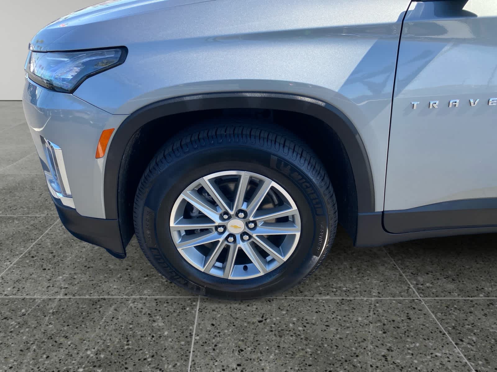 2023 Chevrolet Traverse 1LT - Photo 14