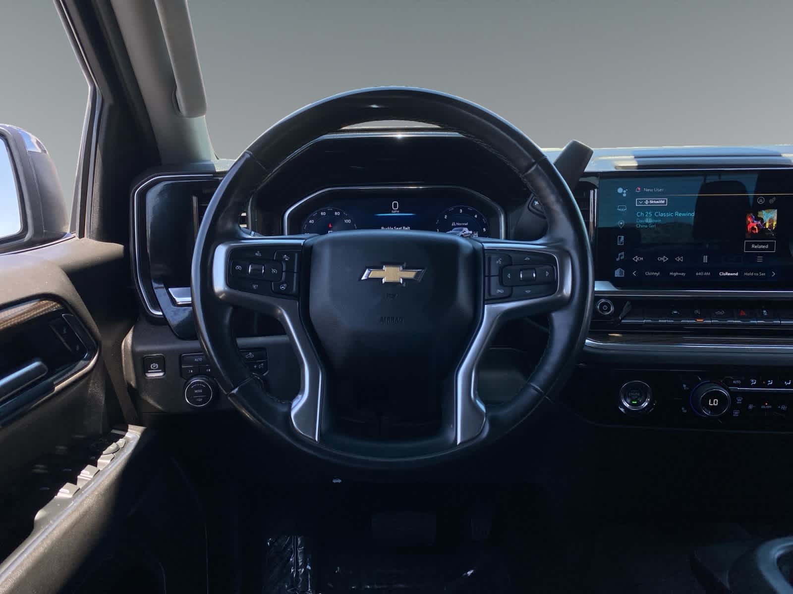 2023 Chevrolet Silverado 1500 LT - Photo 12