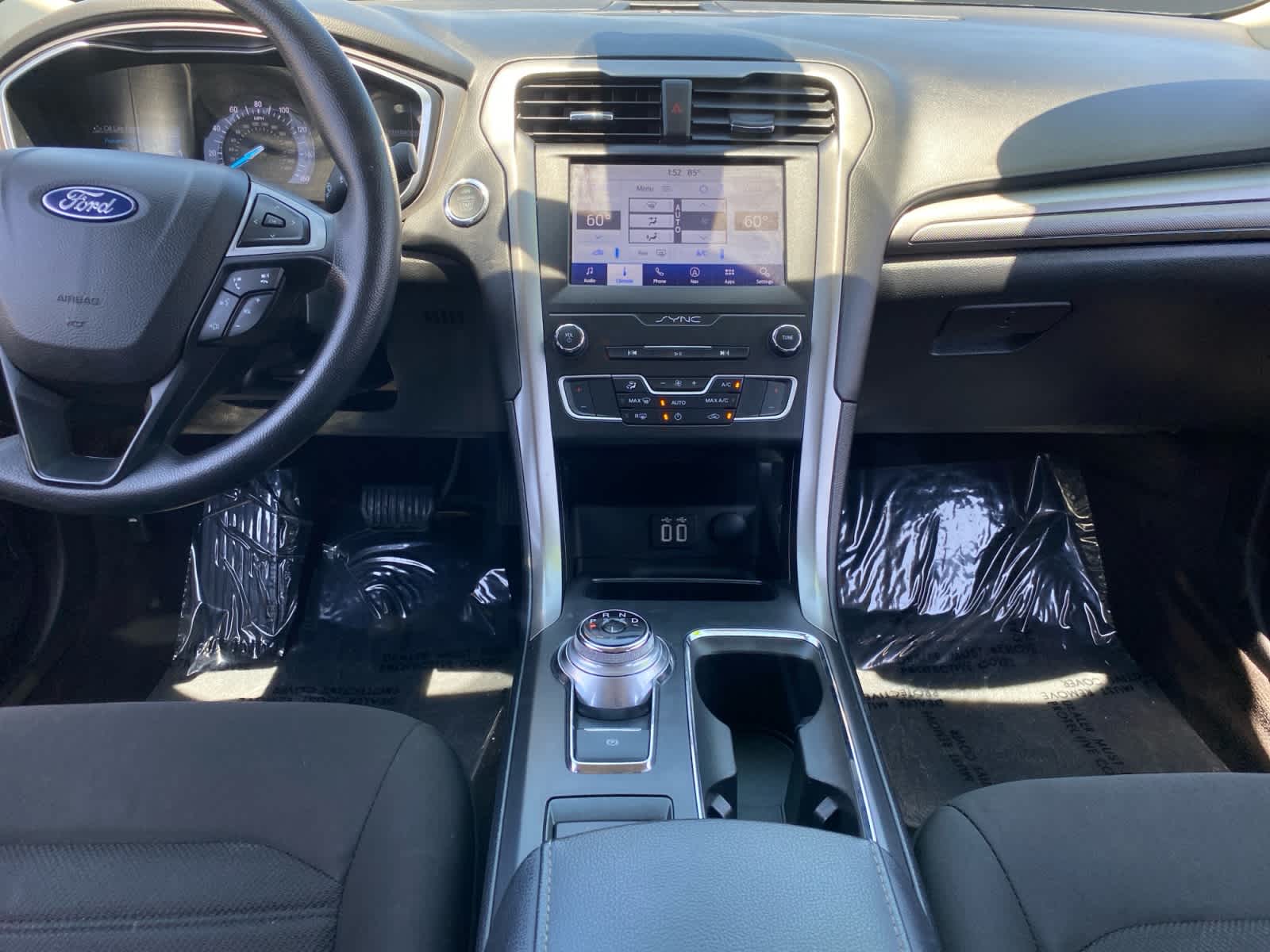2020 Ford Fusion SE - Photo 11
