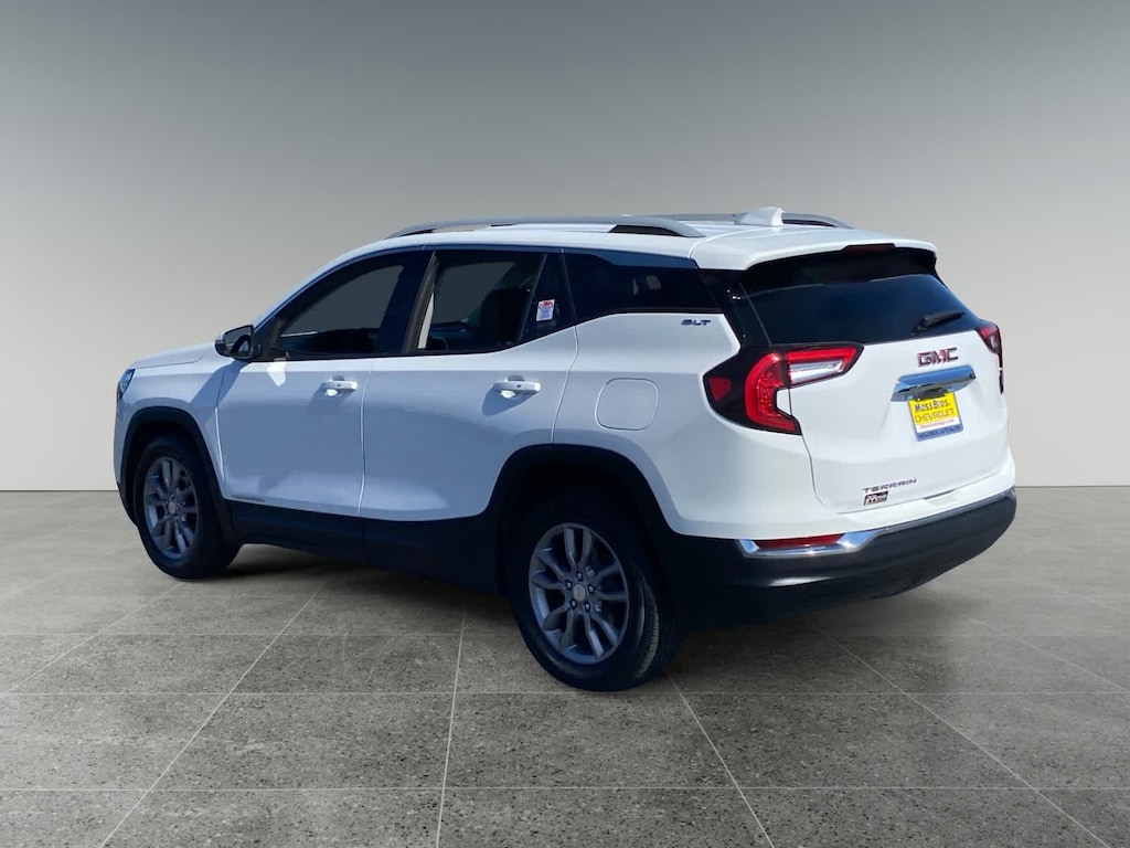 Used 2024 GMC Terrain SLT SUV