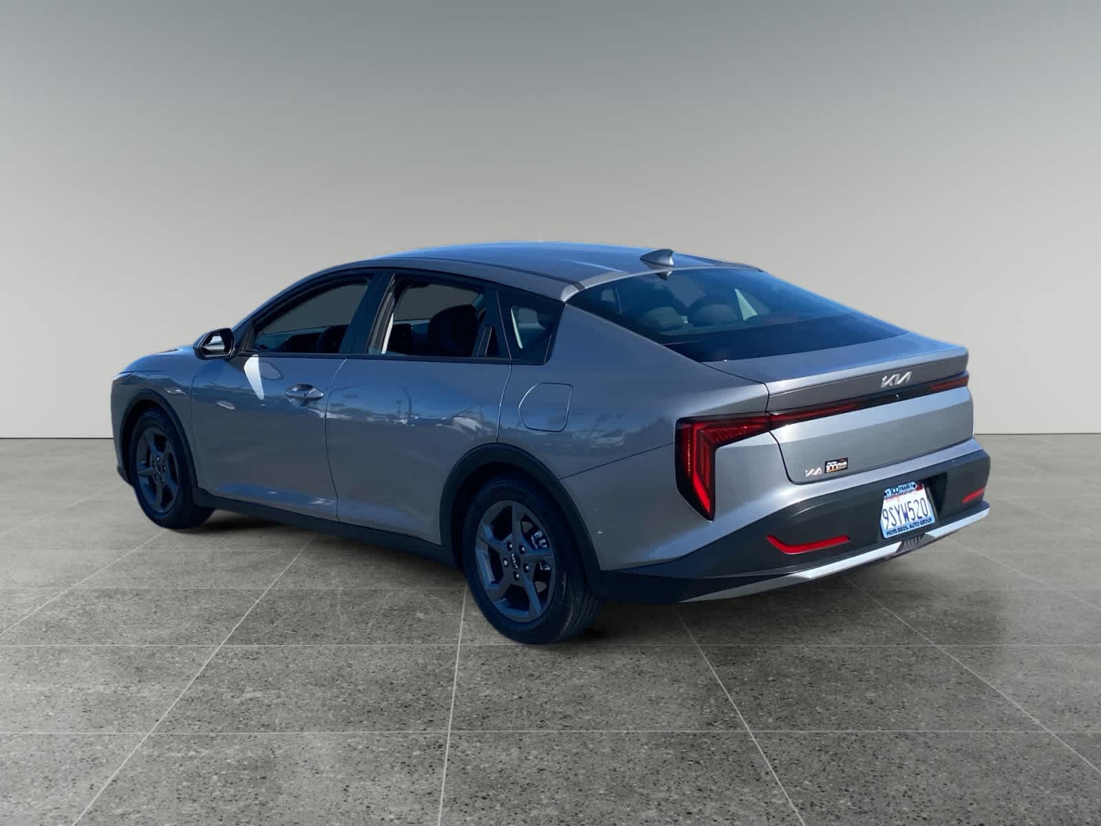 2025 Kia K4 LXS photo 3