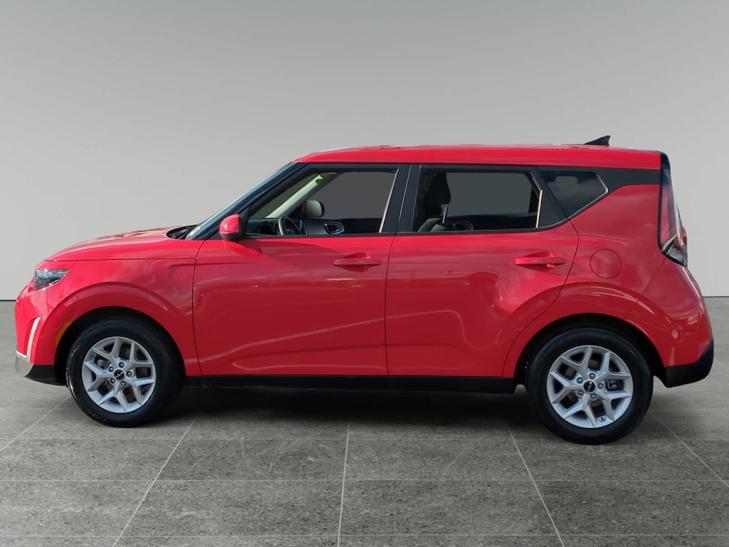 Used 2024 Kia Soul LX Hatchback