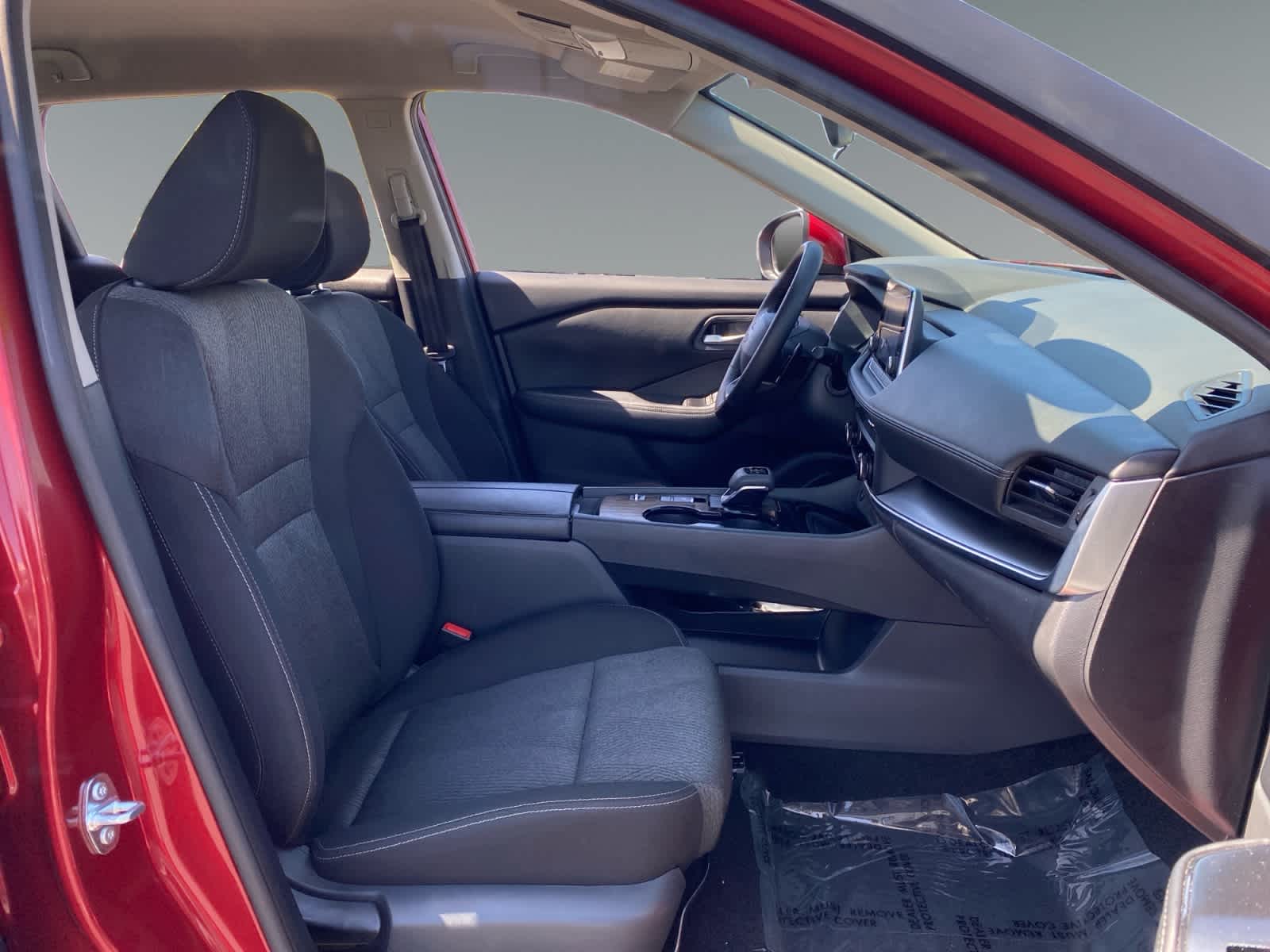 2025 Nissan Rogue SV - Photo 15