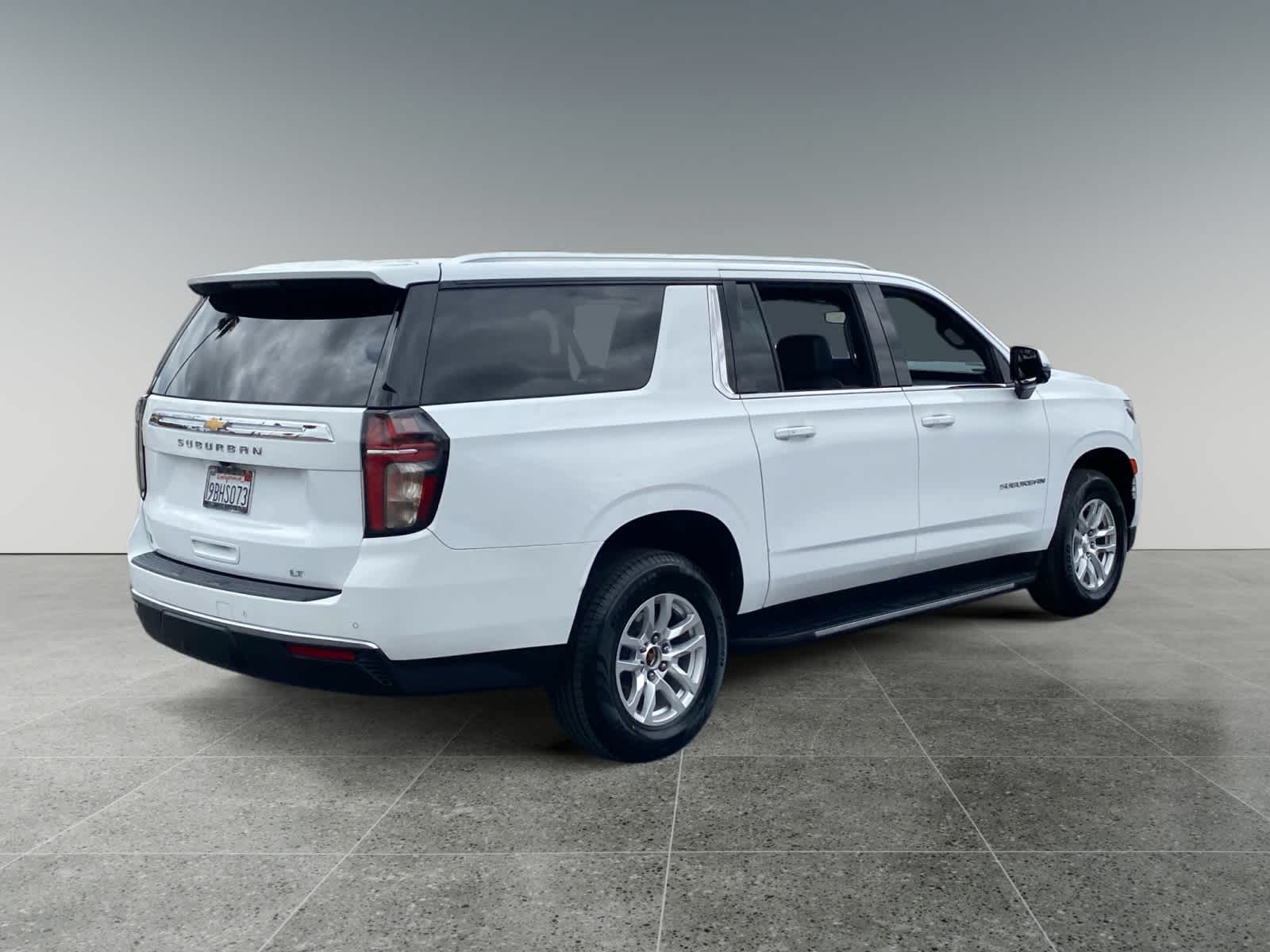 2022 Chevrolet Suburban LT - Photo 5