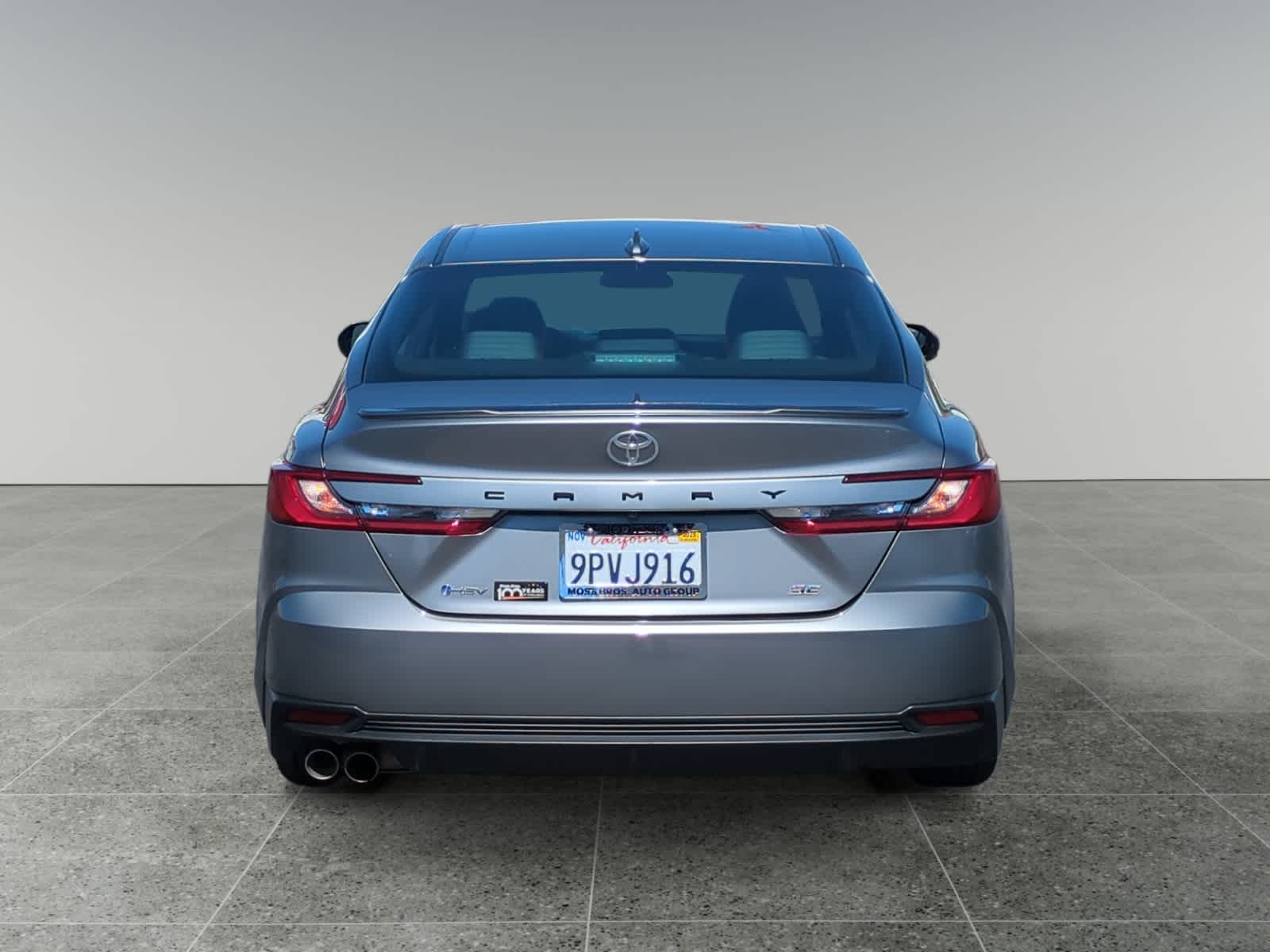 2025 Toyota Camry SE photo 4