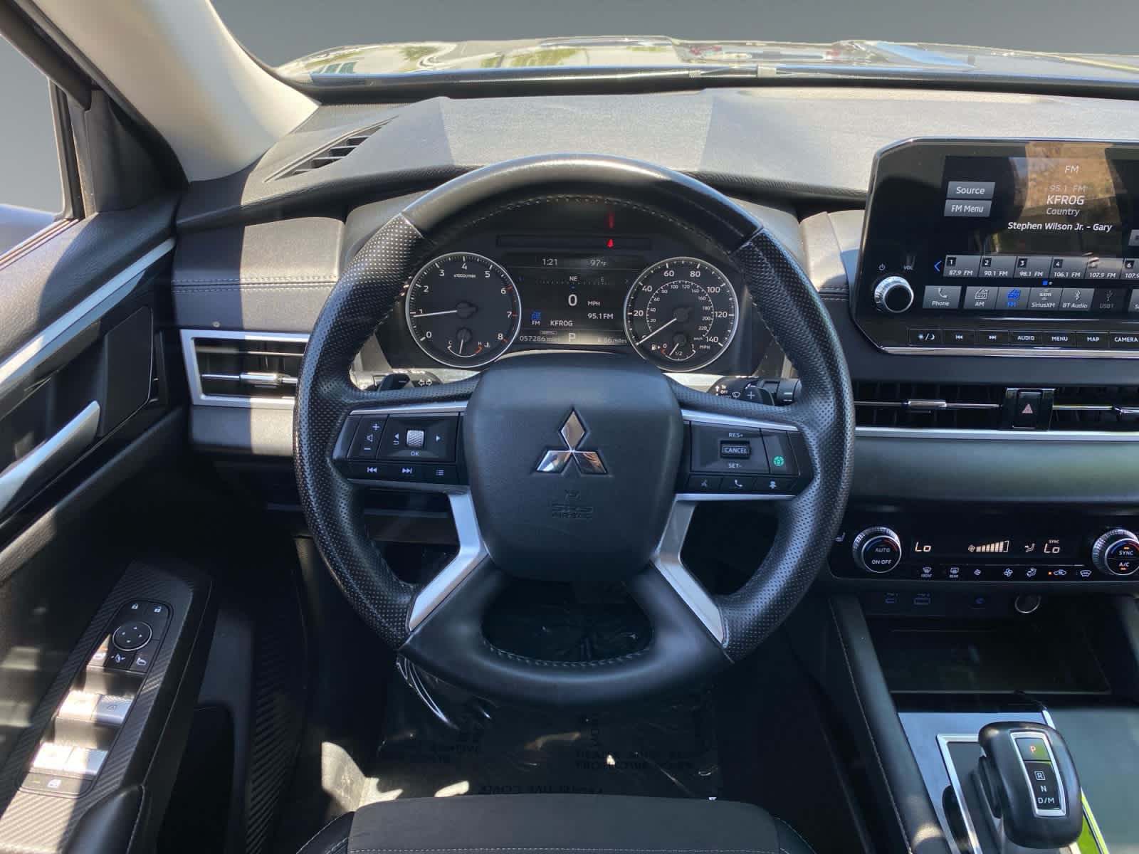 2024 Mitsubishi Outlander SE - Photo 12