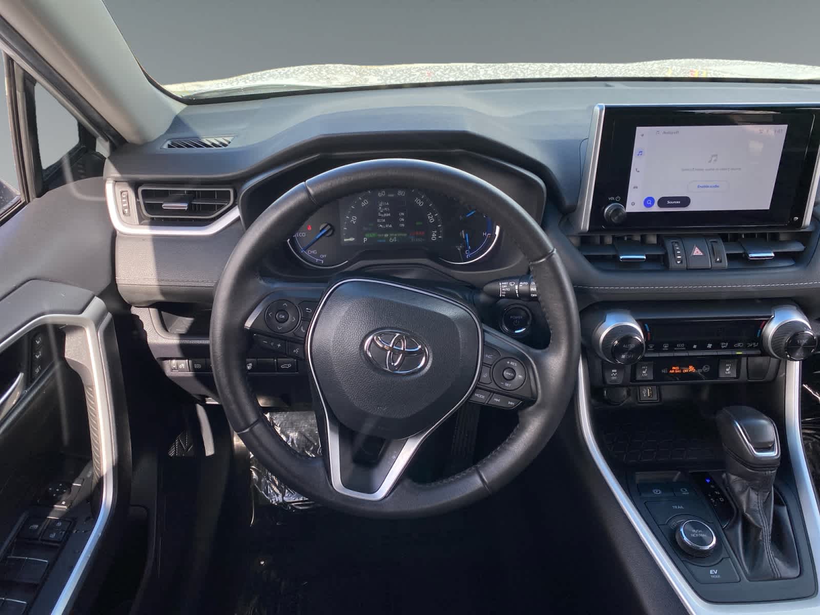 2024 Toyota RAV4 XLE Premium - Photo 12