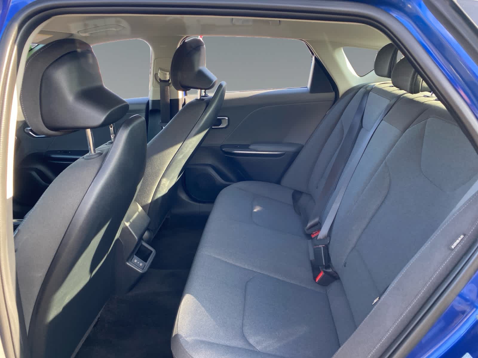 2025 Kia K4 LXS - Photo 12