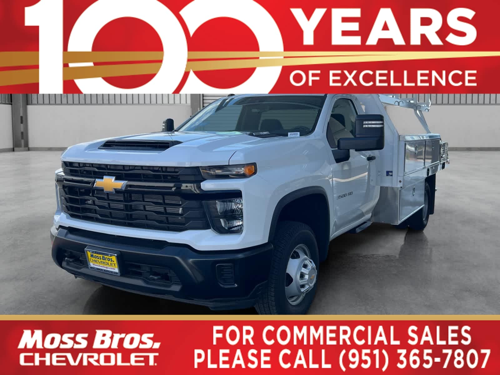 Summit White 2026 Chevrolet Silverado 3500HD Chassis Pickup Truck 4X2 Automatic