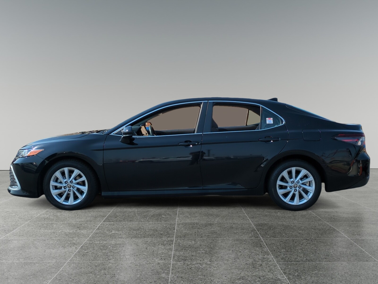 2023 Toyota Camry LE photo 2