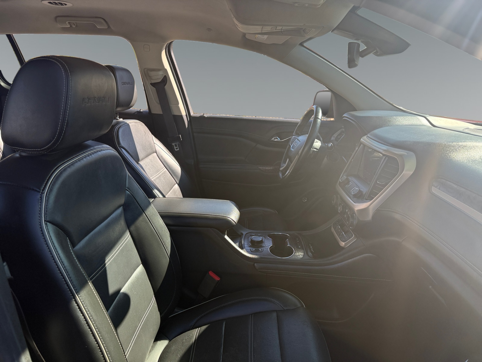 2023 GMC Acadia Denali - Photo 15