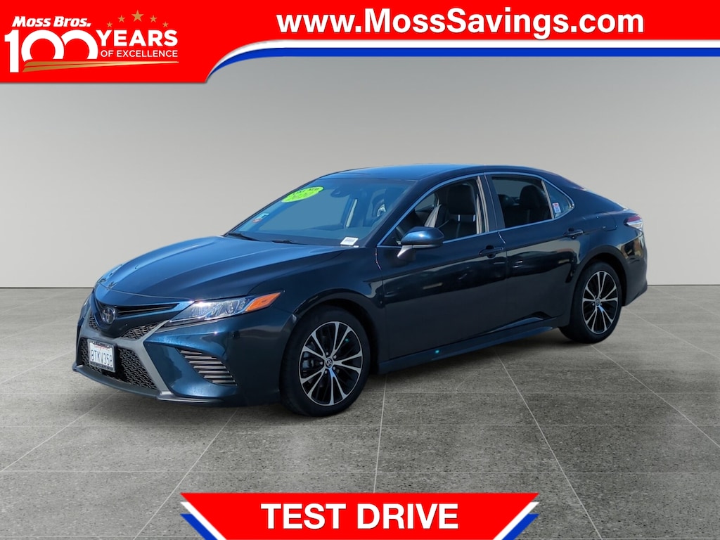 Used 2020 Toyota Camry SE Sedan