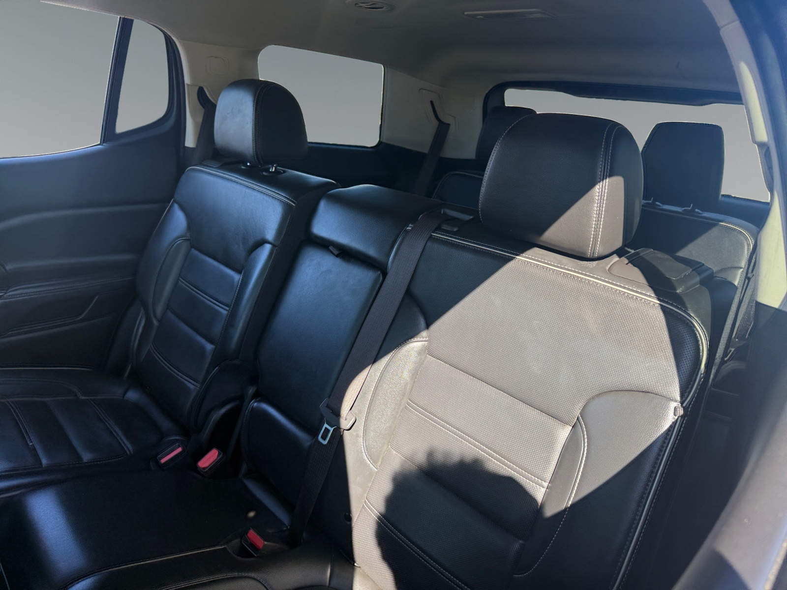 2023 GMC Acadia Denali - Photo 13